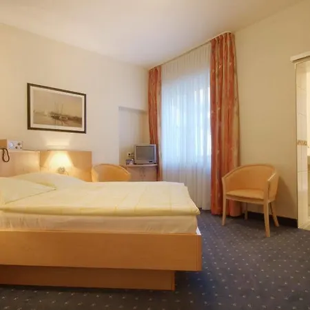 Am Hafen Hotel 3*